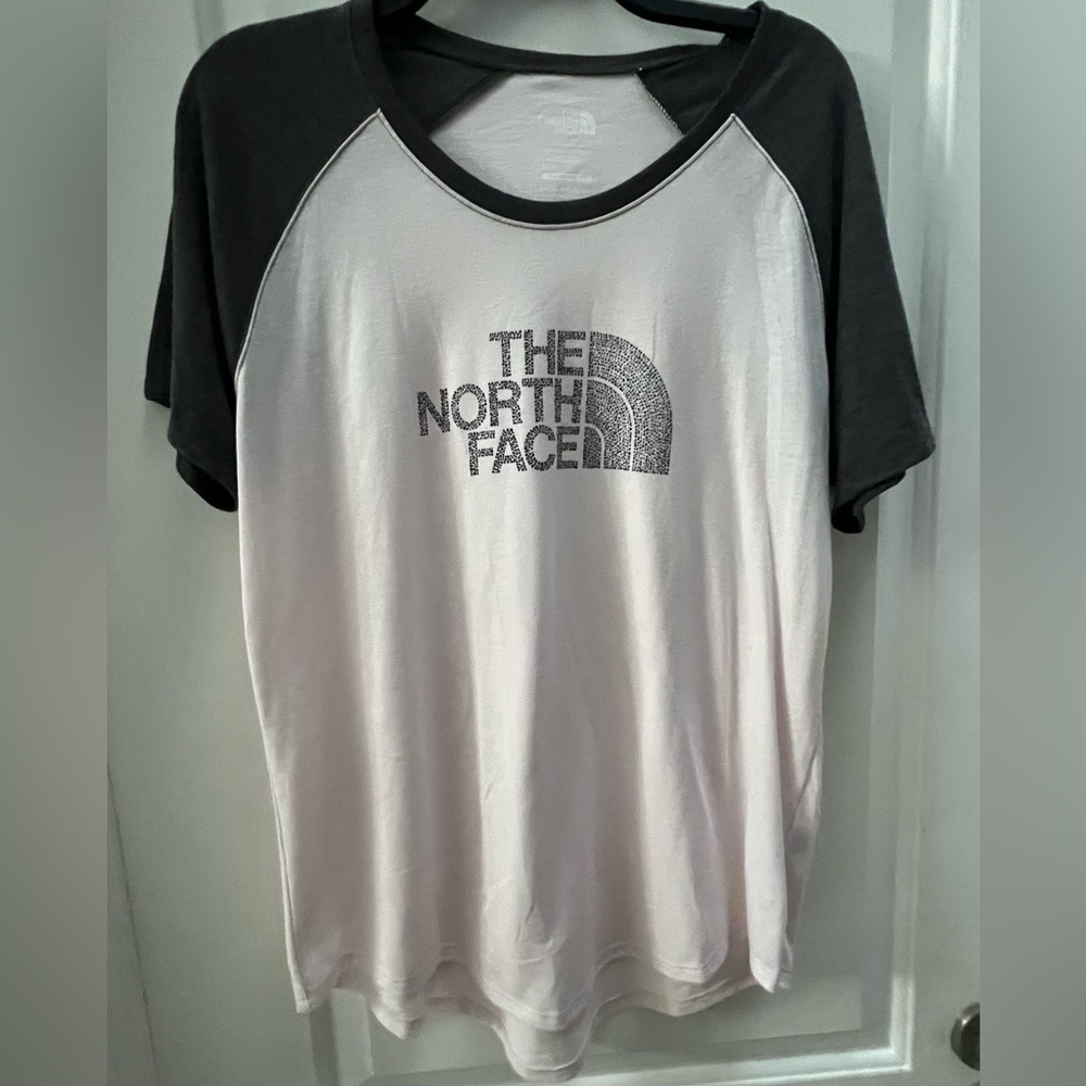 NWT The North Face Graphic Tee